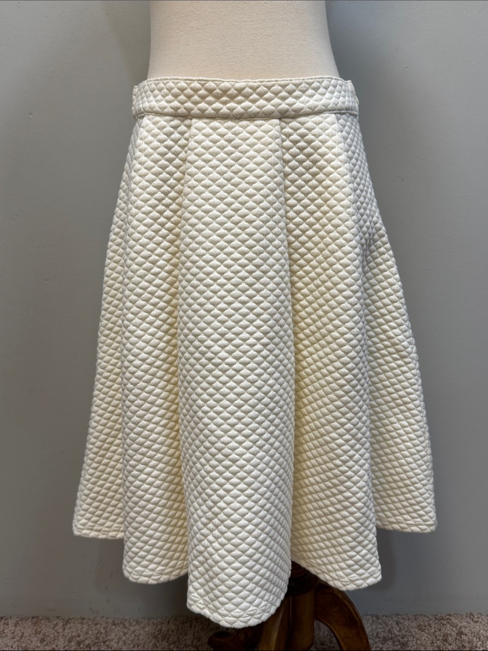 NWT Ryu cream color pleated skirt women’s sz L